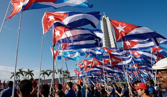 Motto des 1. Mai in Kuba: »Vereint beim Aufbau des Sozialismus« Foto: Reuters